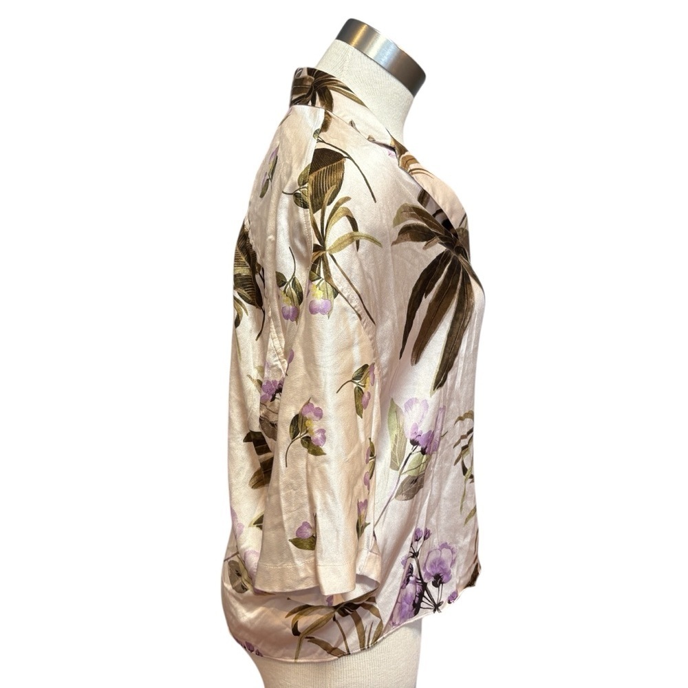 Vince Womens Blouse Floral Cream Short Sleeve Silk Sz. S - Picture 3 of 8